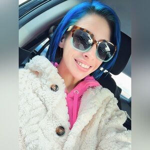 Meet your Posher, Jenna